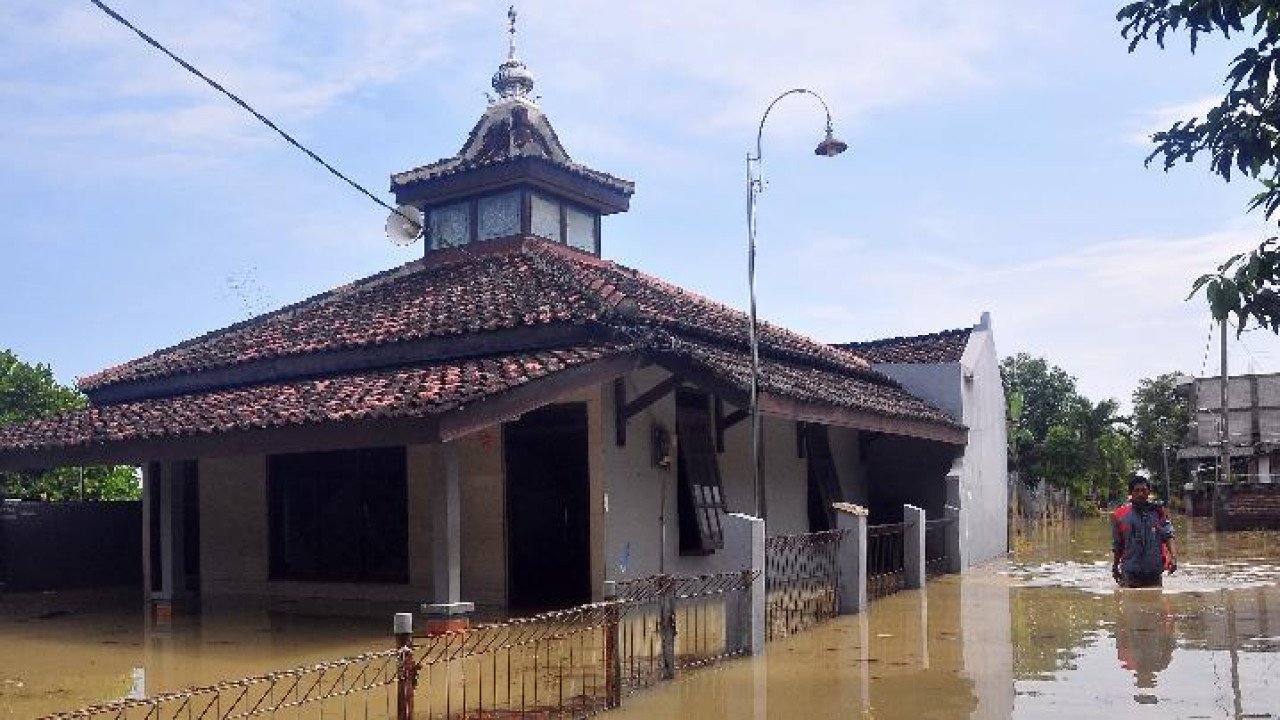 Masjid di Tangirejo Tegowanu terendam banjir