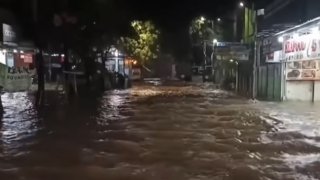 Air Mengalir Deras di Perumahan Taman Cibodas